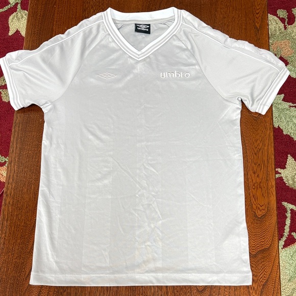 3 for $20 Umbro Classic Silver Men's Jersey Small - Picture 1 of 10